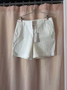 Tommy Bahama Women's Boracay Short 7 Inch - White Size 6